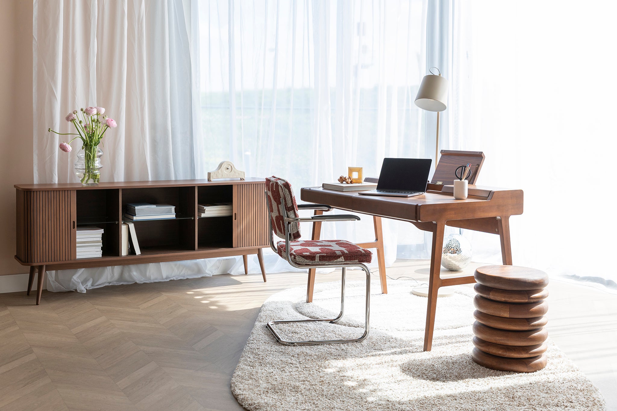 Kaat Desk Table