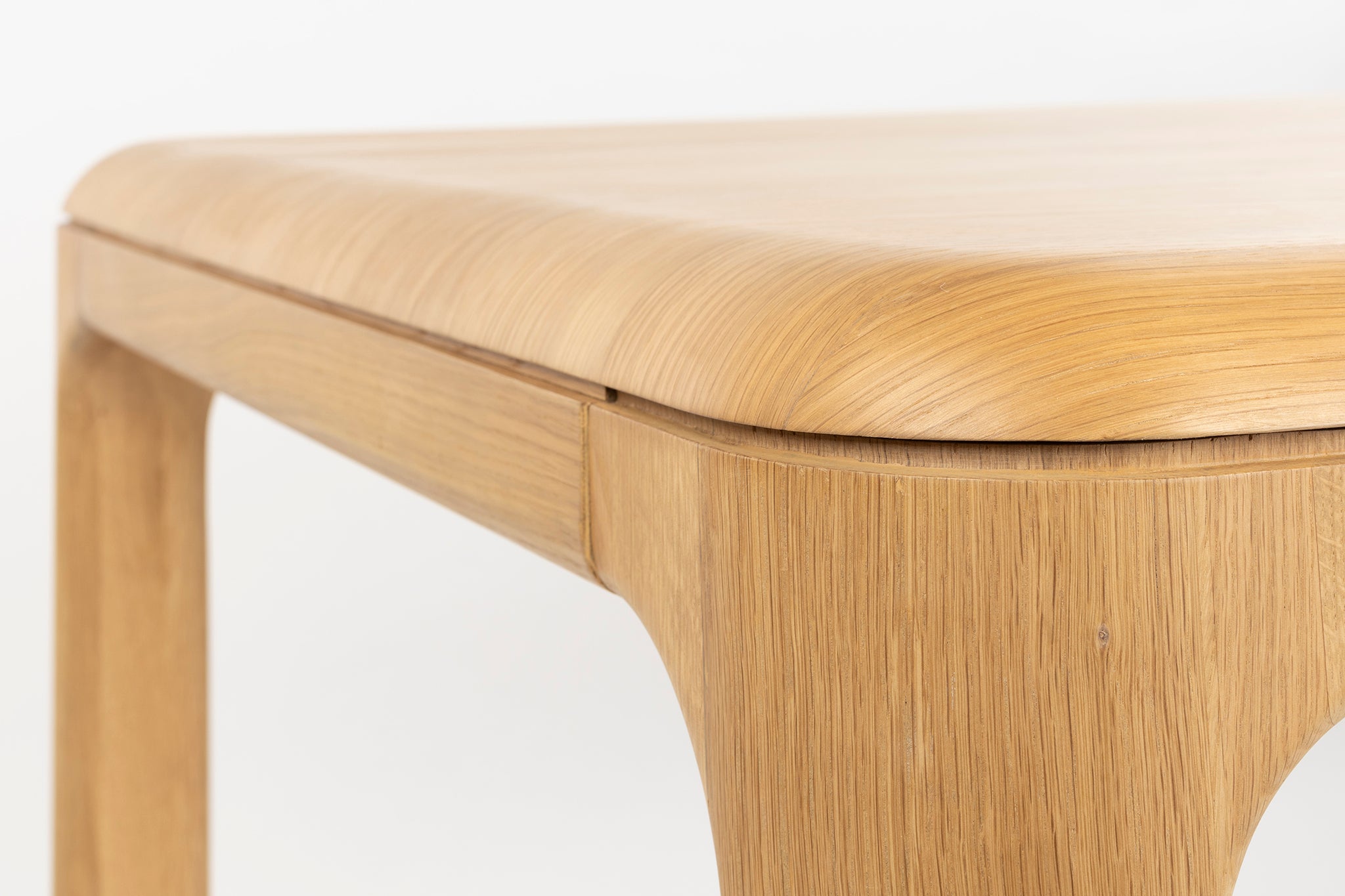 Oever Dining Table