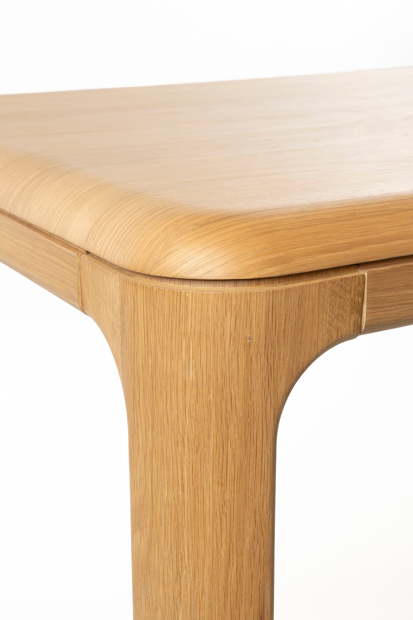Oever Dining Table