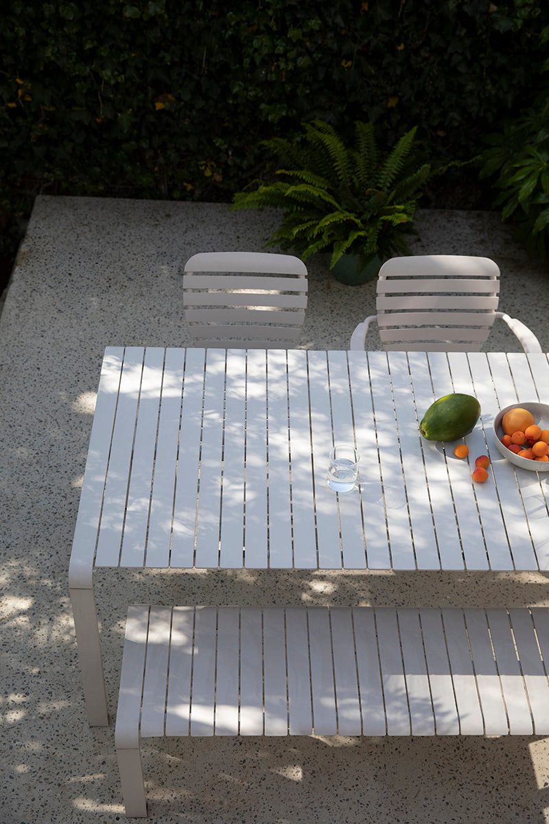 Vondel Garden Table