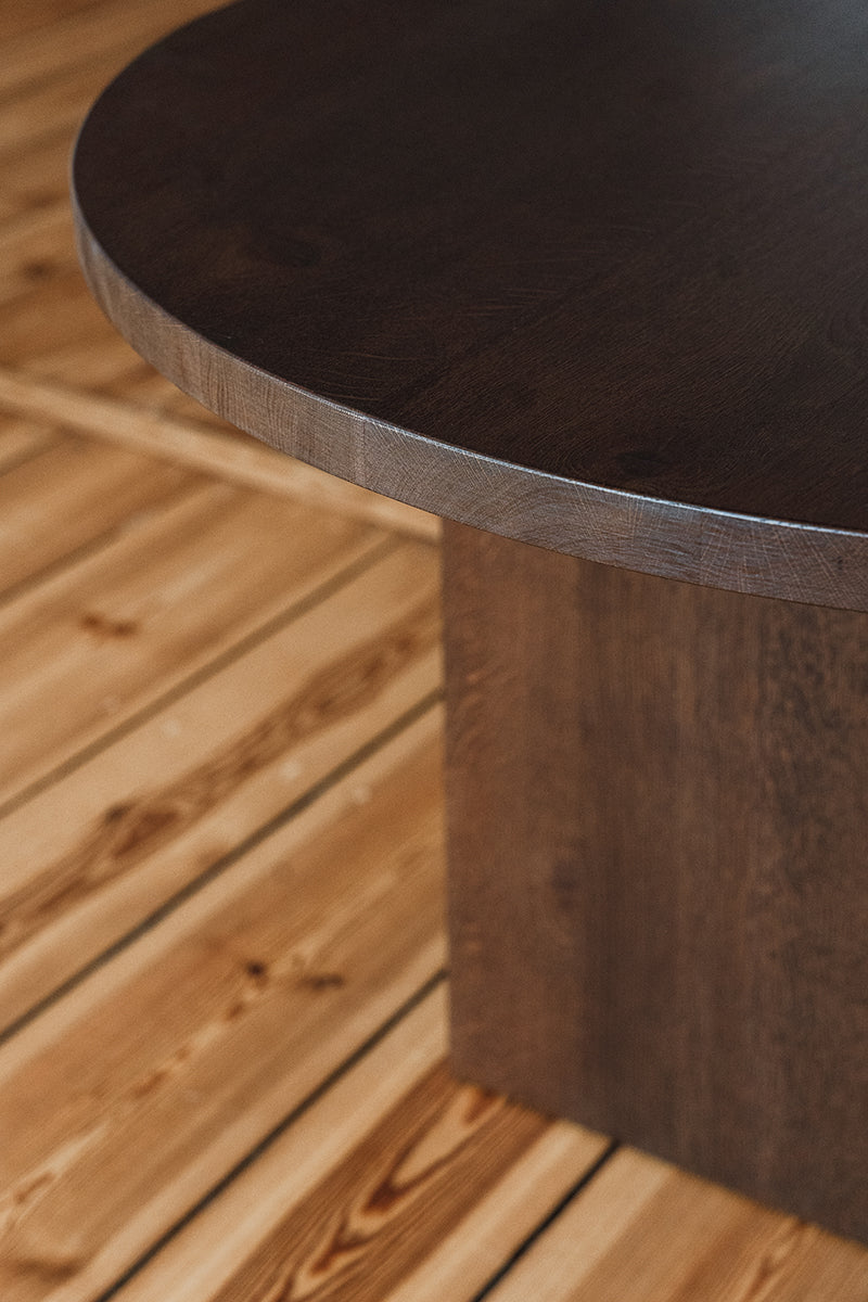 Lars Oval Dining Table