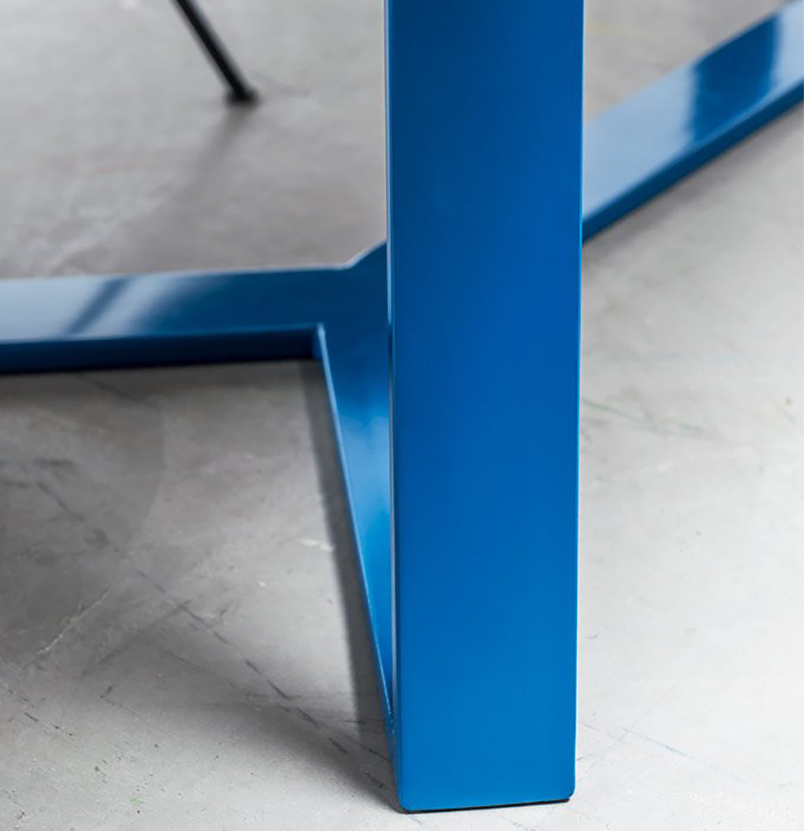 Y Dining Table