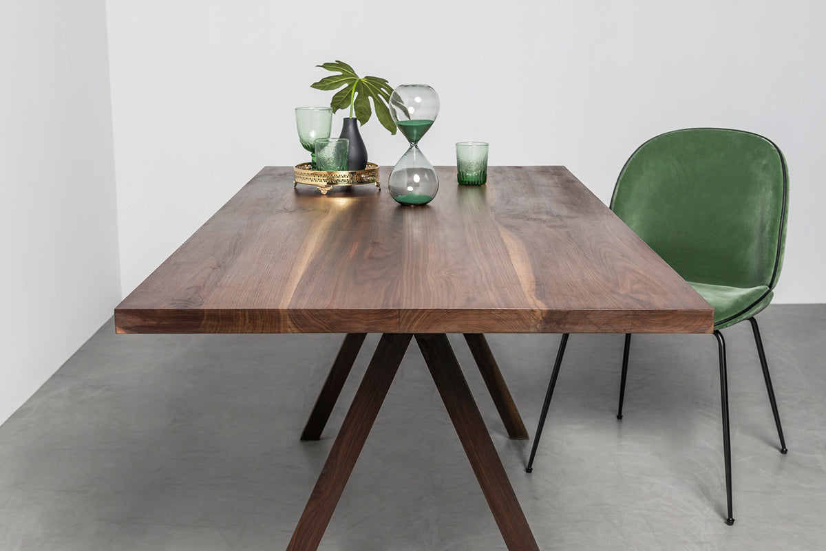 Victoria Dining Table