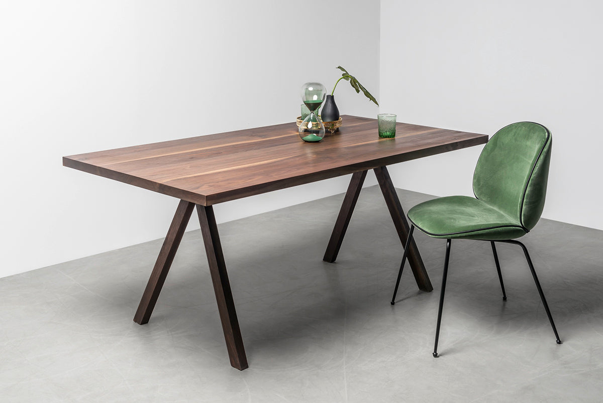 Victoria Dining Table