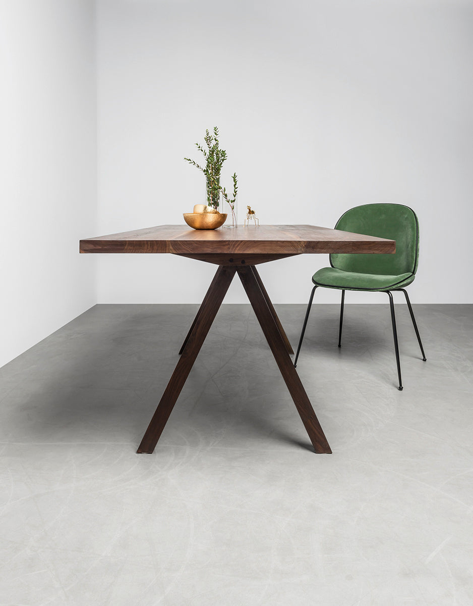 Victoria Dining Table