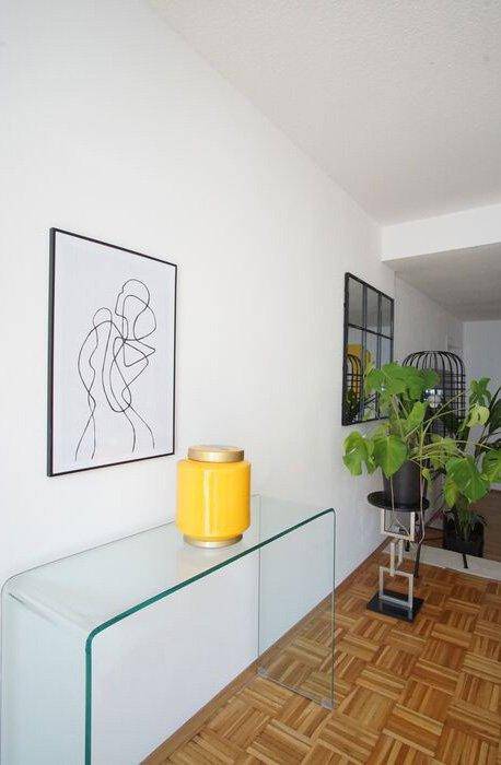 Clear Club Glass Console (Display)