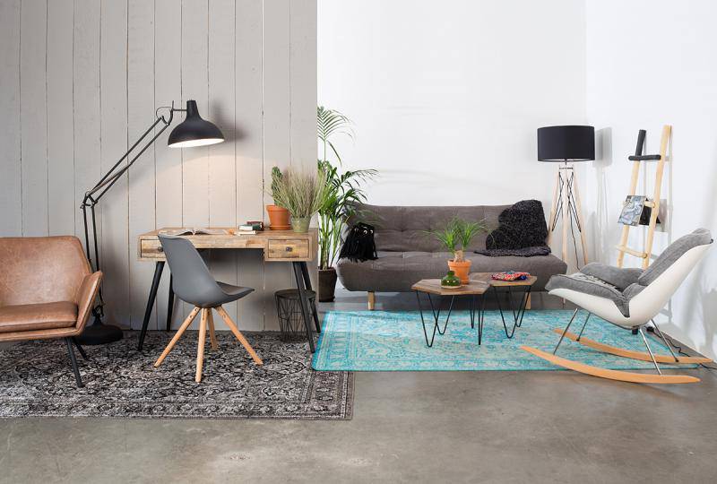 Leo Desk