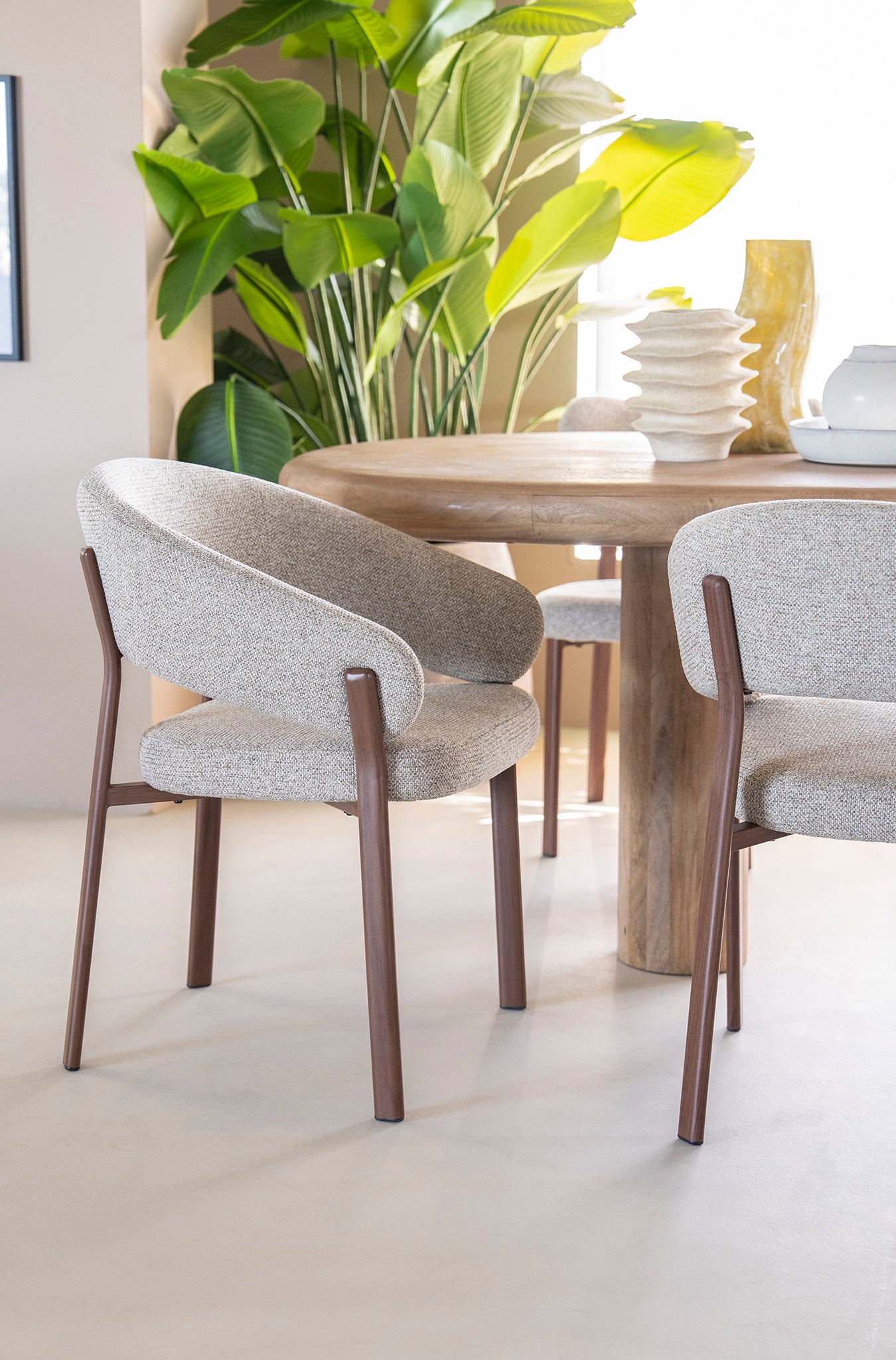 Sedia Chair with Armrest