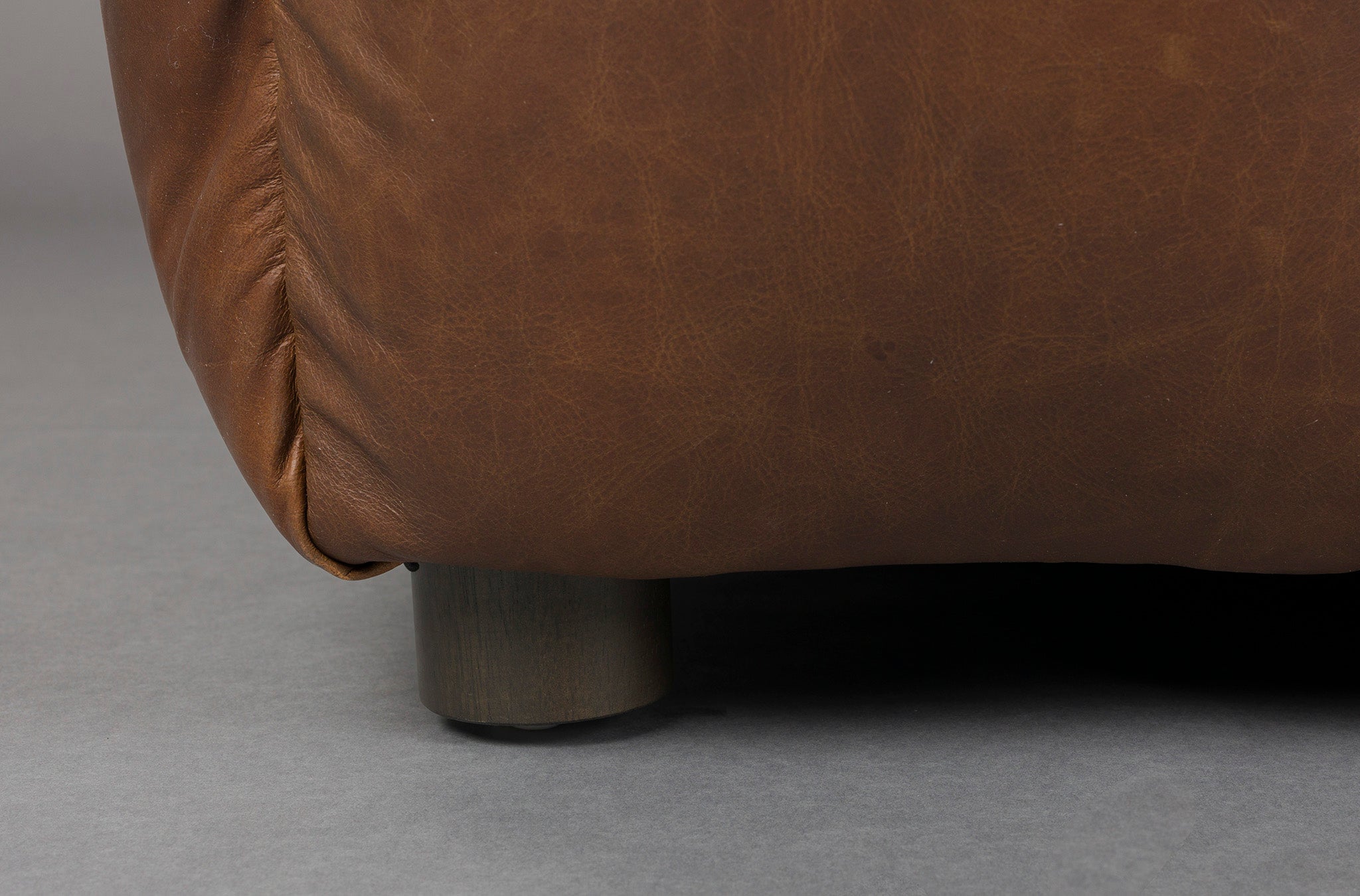 Hackman Leather Hocker