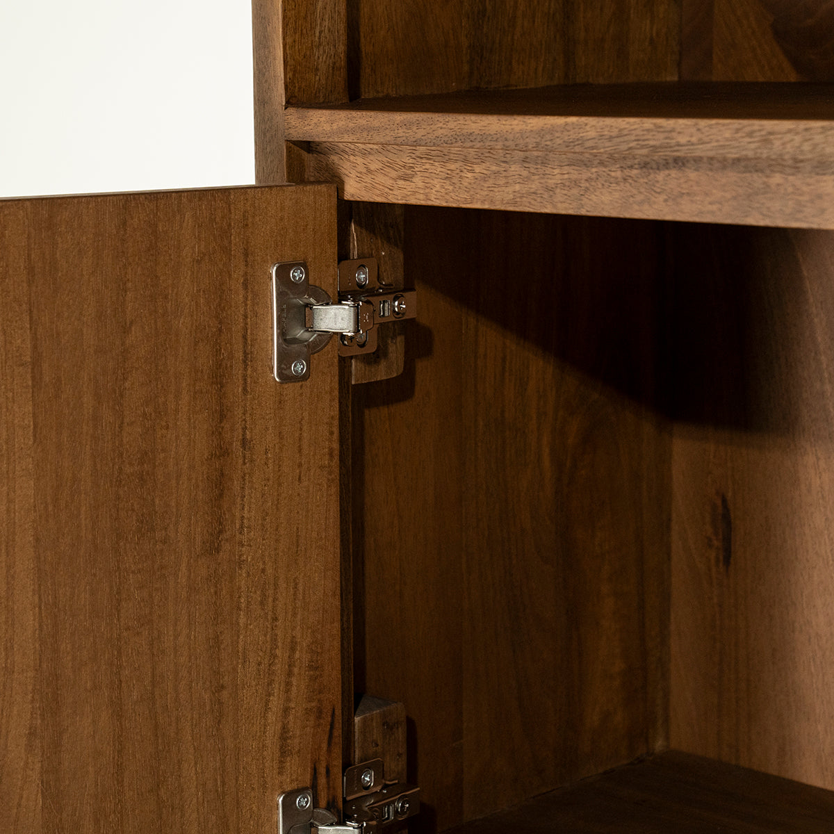 Edward Cabinet