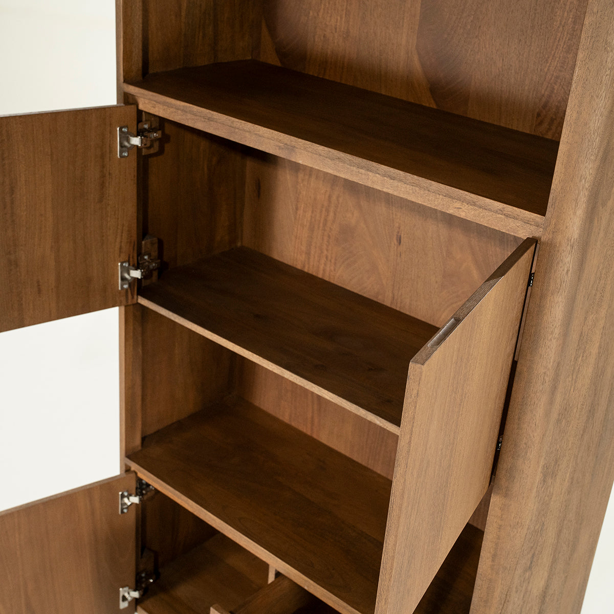 Edward Cabinet