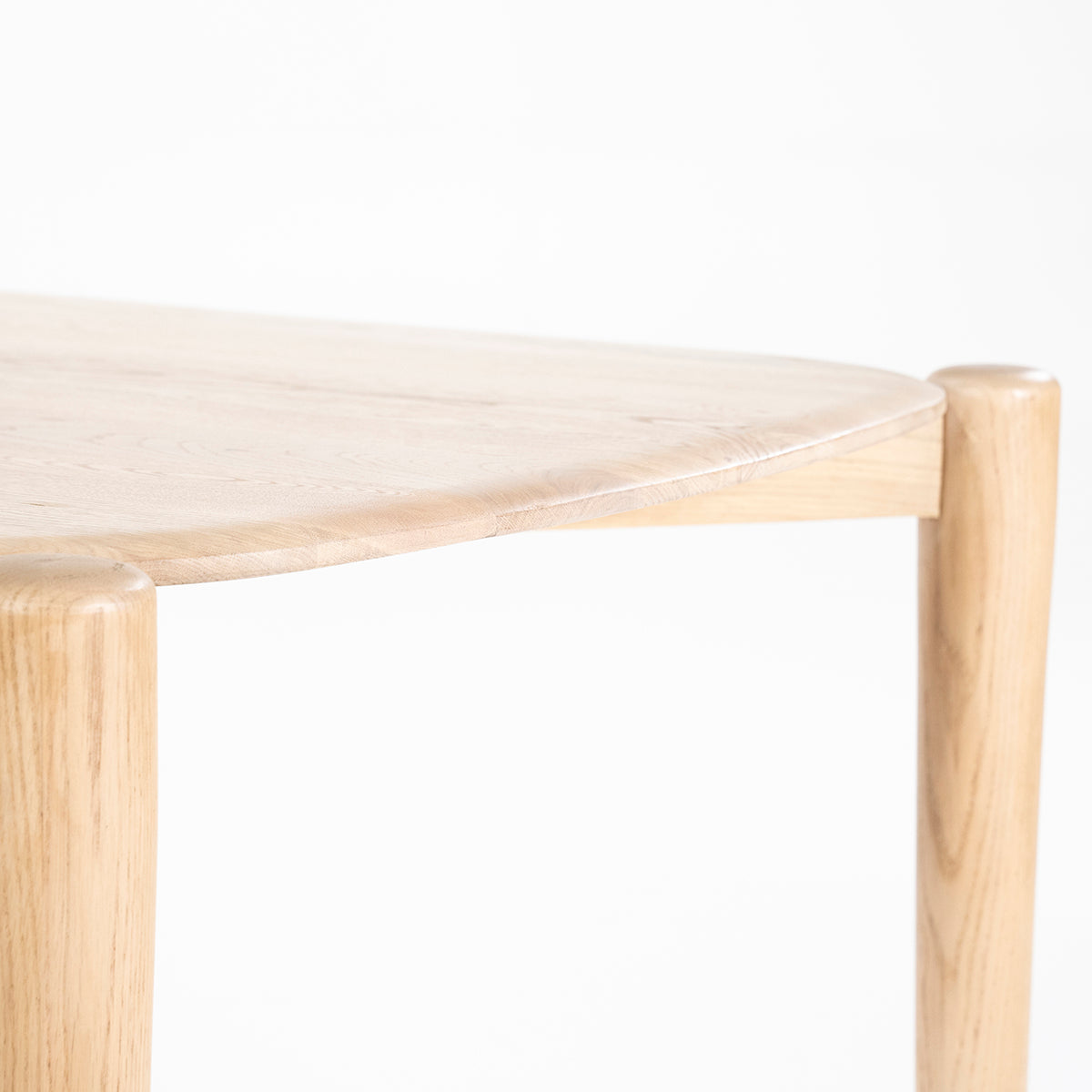 Selbu Dining Table