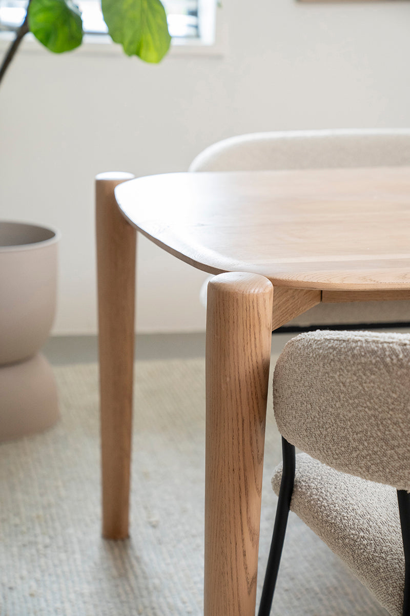 Selbu Dining Table