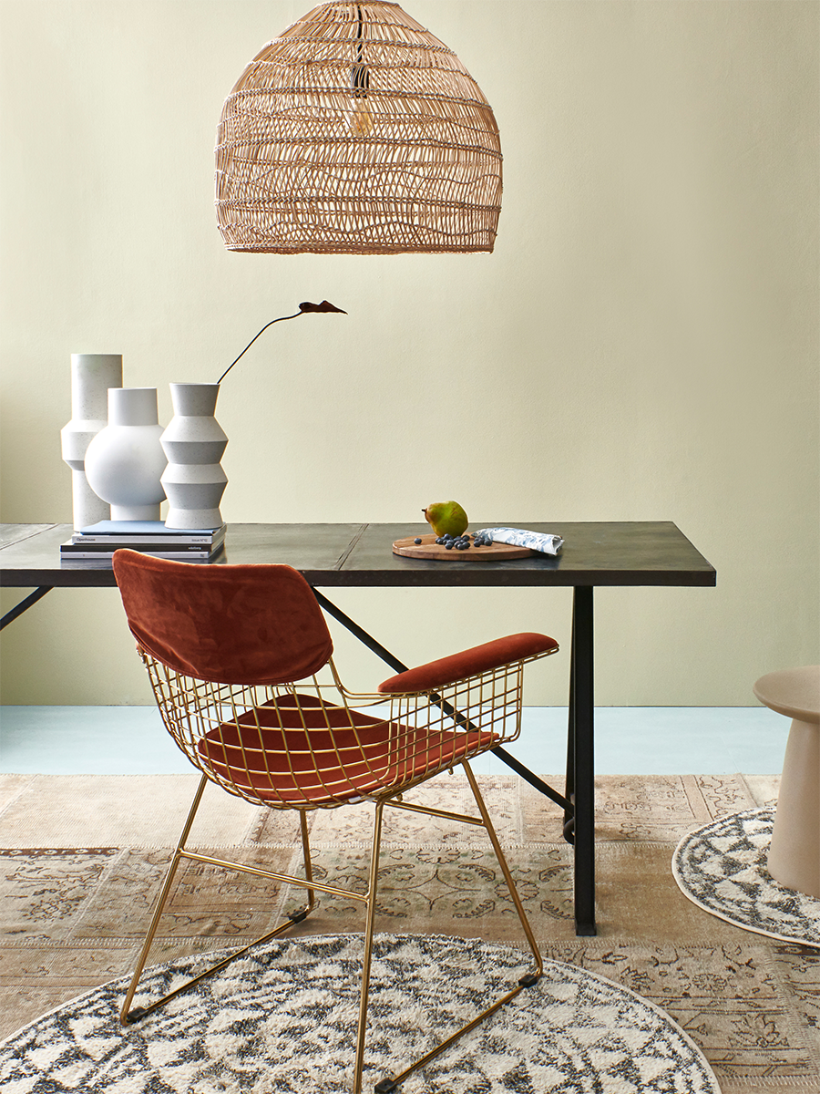 Wire Chair with Armrest