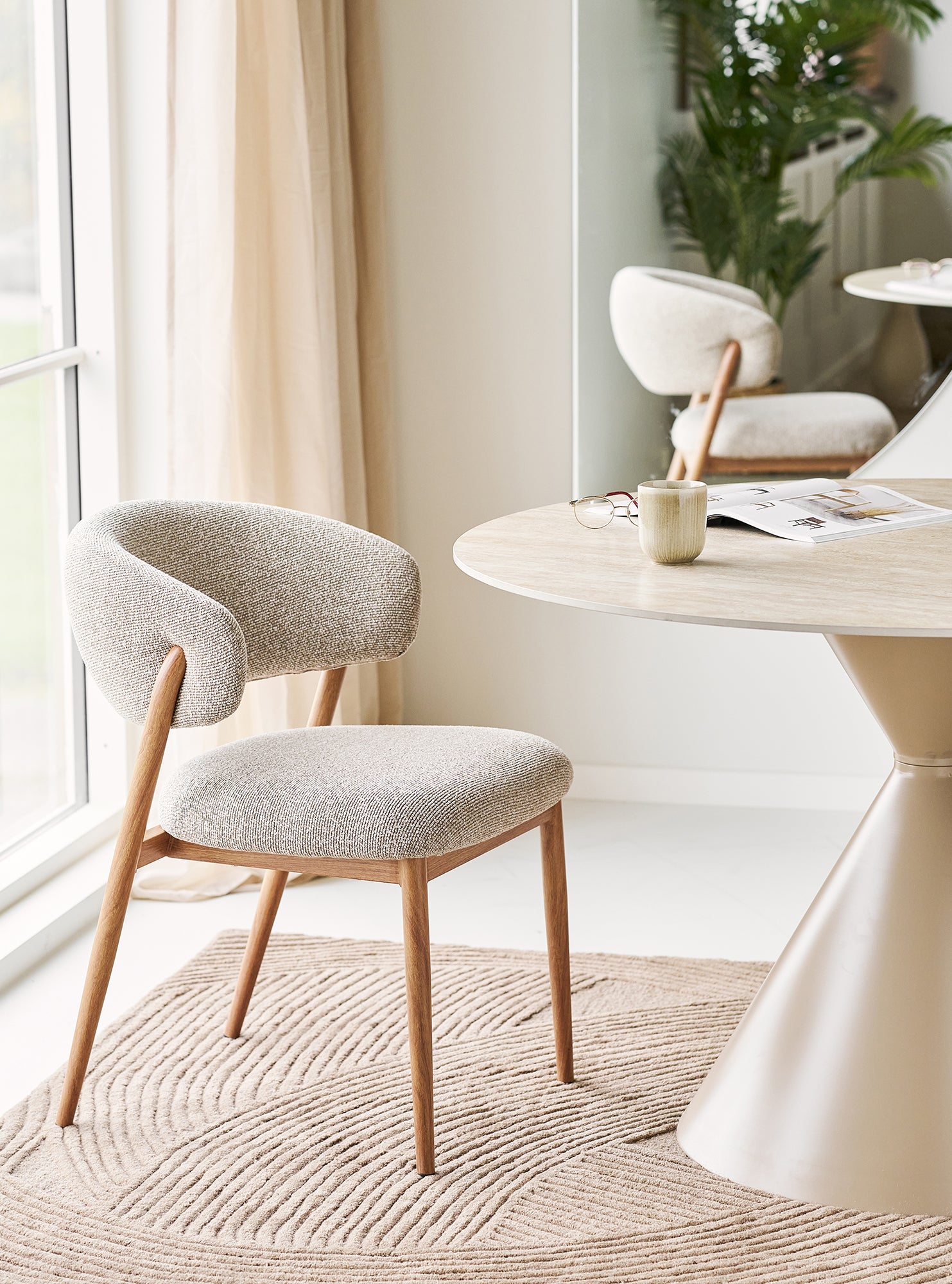 Cavi Dining Chair