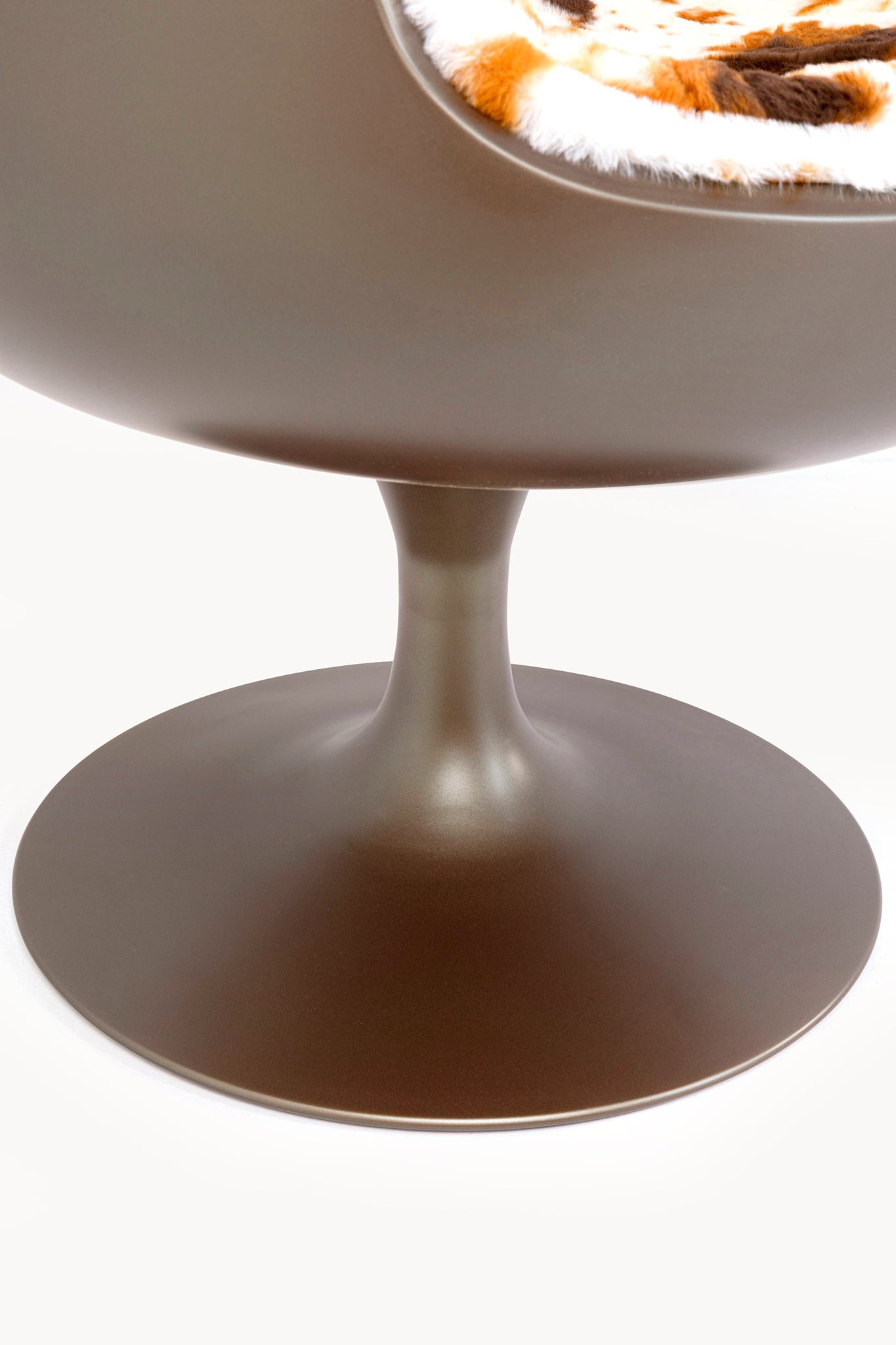 Club Swivel Armchair