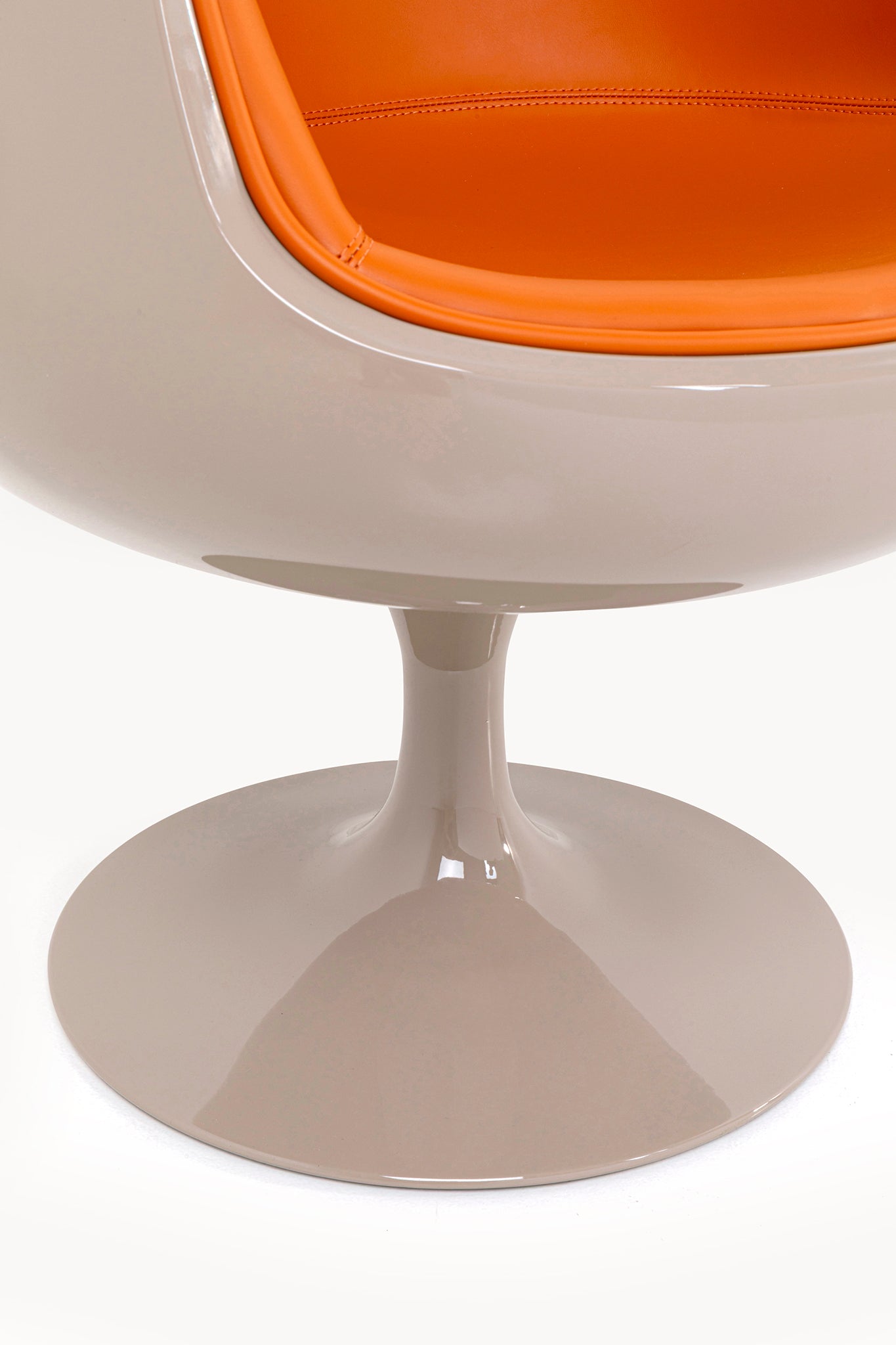 Club Swivel Armchair