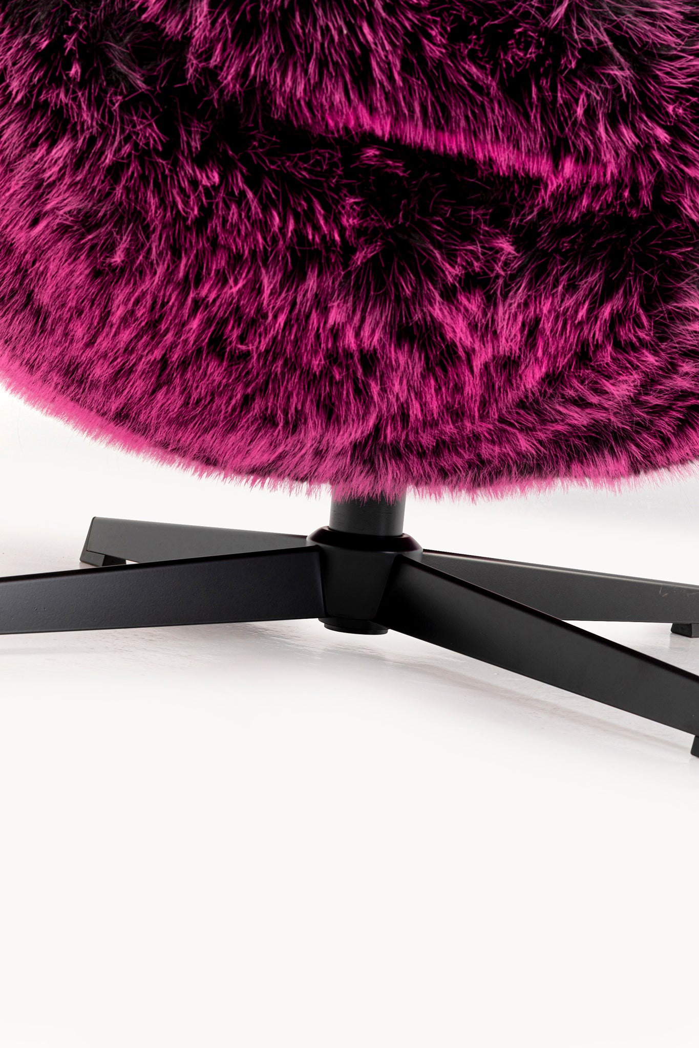 Cutie Swivel Armchair