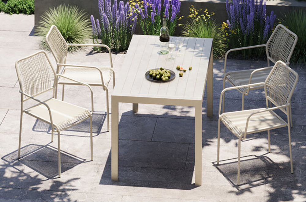 Madagascar Table
