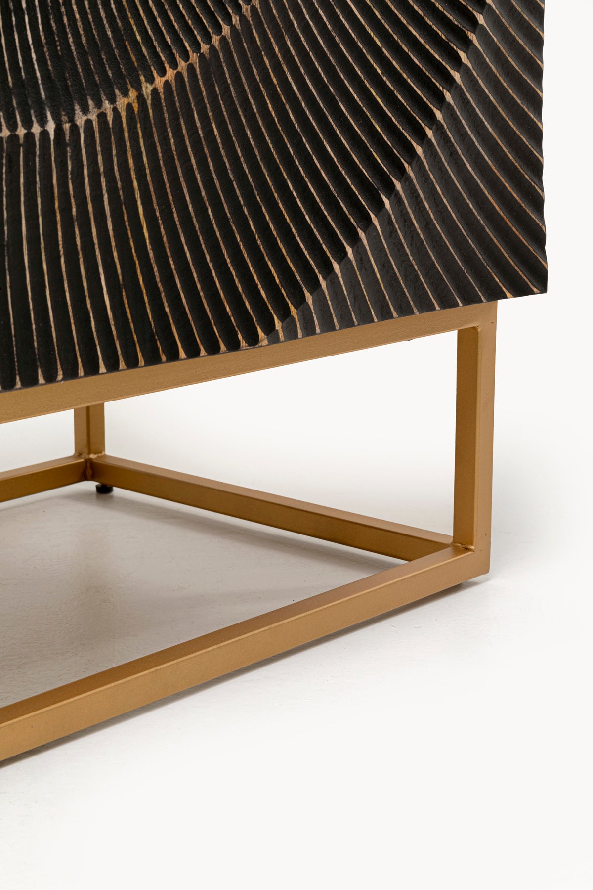 Madeira Mango Wood Dresser