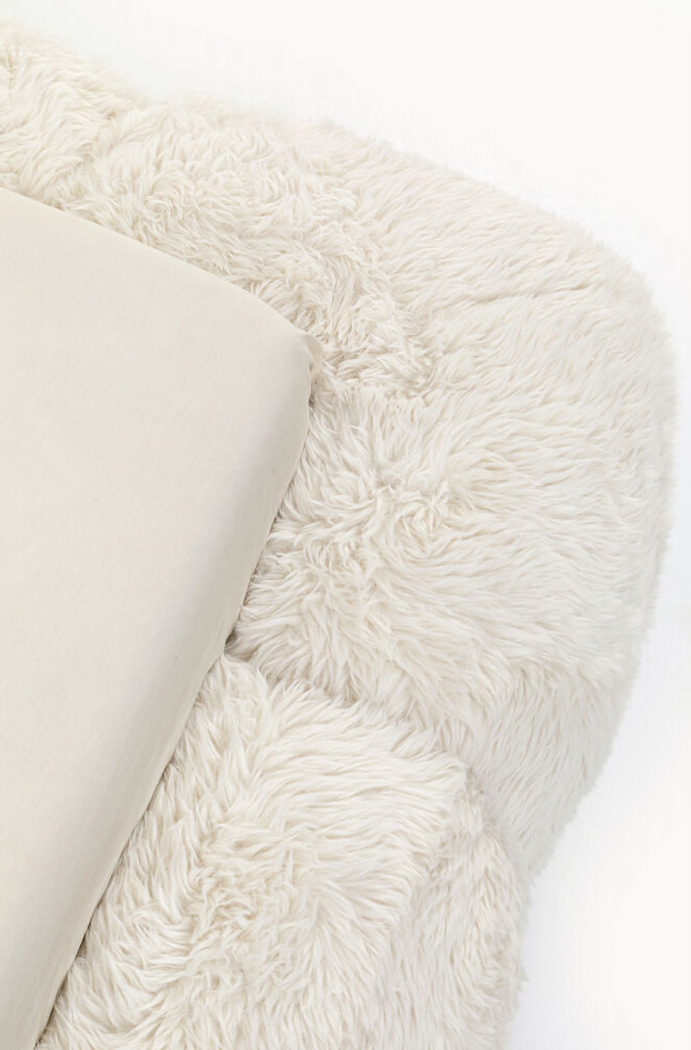 Salamanca Fur Bed