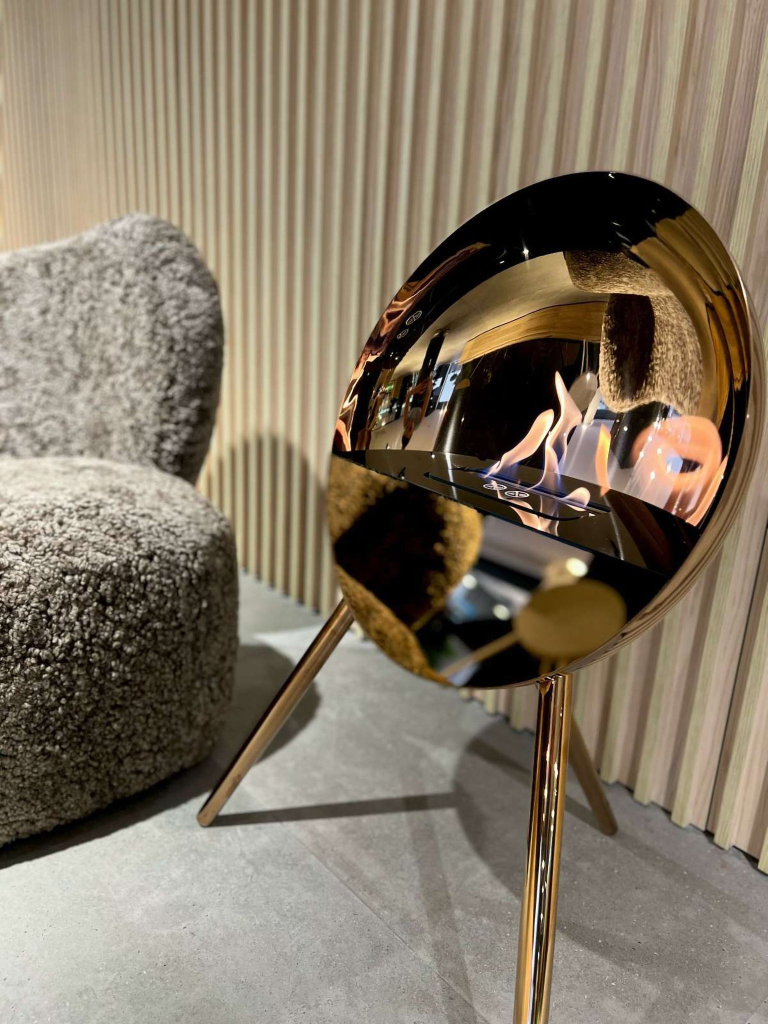 Eye Chromed Rose Gold Bio Fireplace