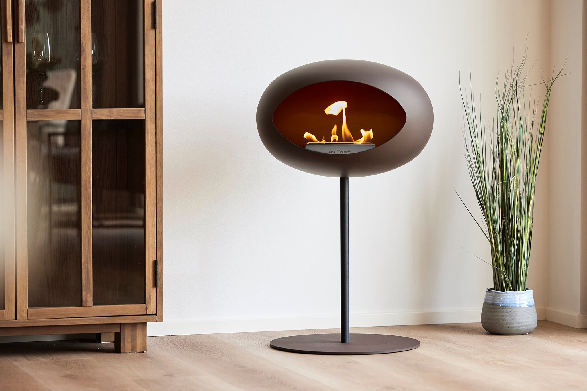 Ground Steel Low Chromed Silver Bio Fireplace with Steel Burner