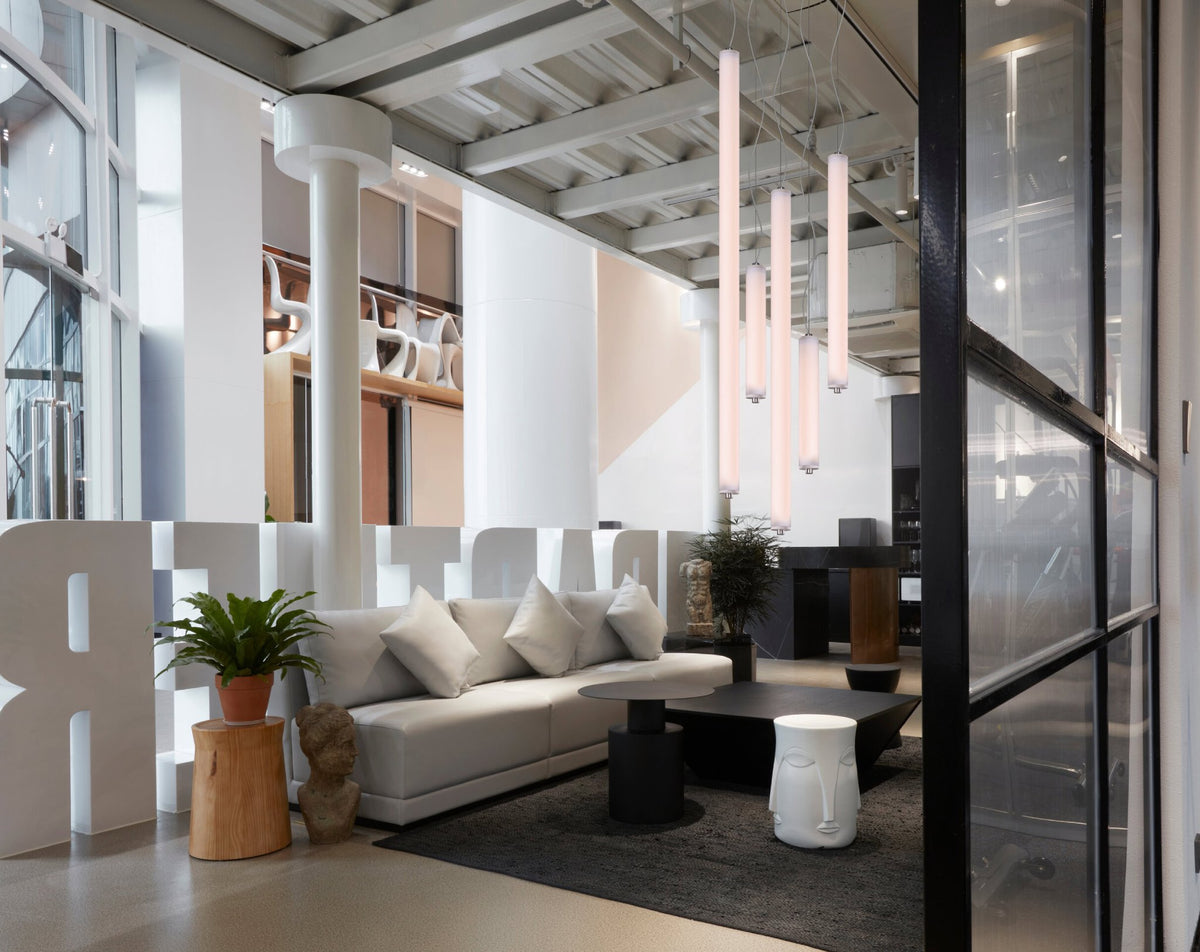 Longa Vertical Pendant Lamp