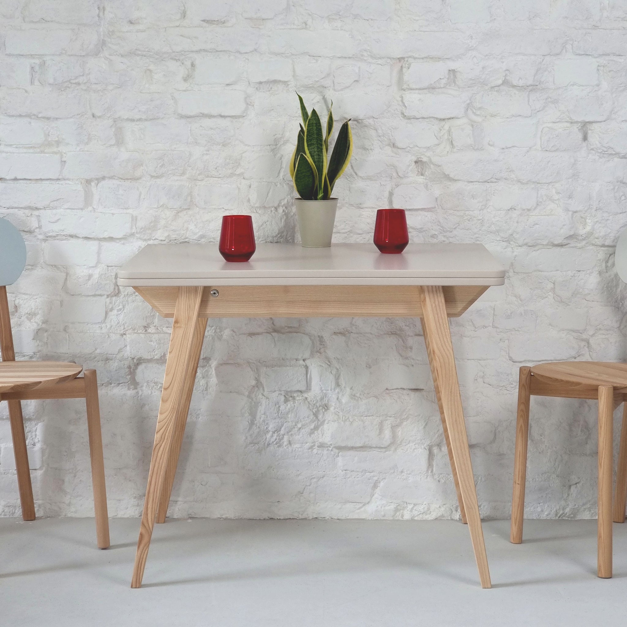 Envelope Extendable Dining Table