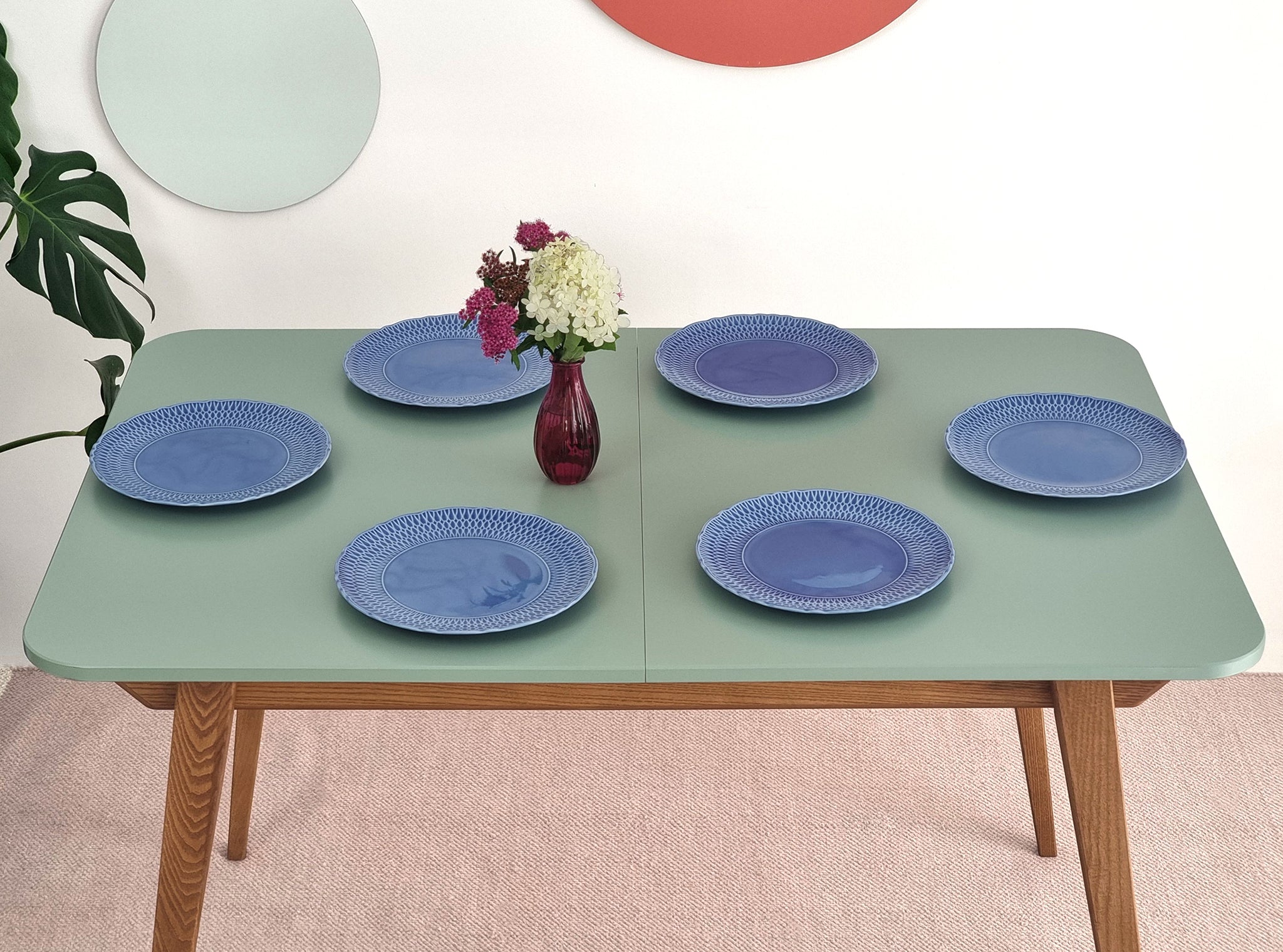 Envelope Bold Extendable Dining Table