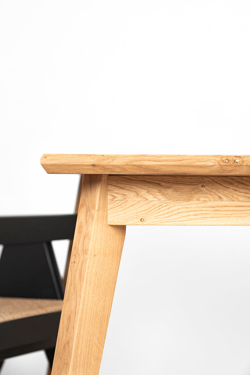 Nero Oak Dining Table - WOO .Design