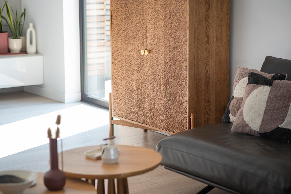 Pino Oak Cabinet