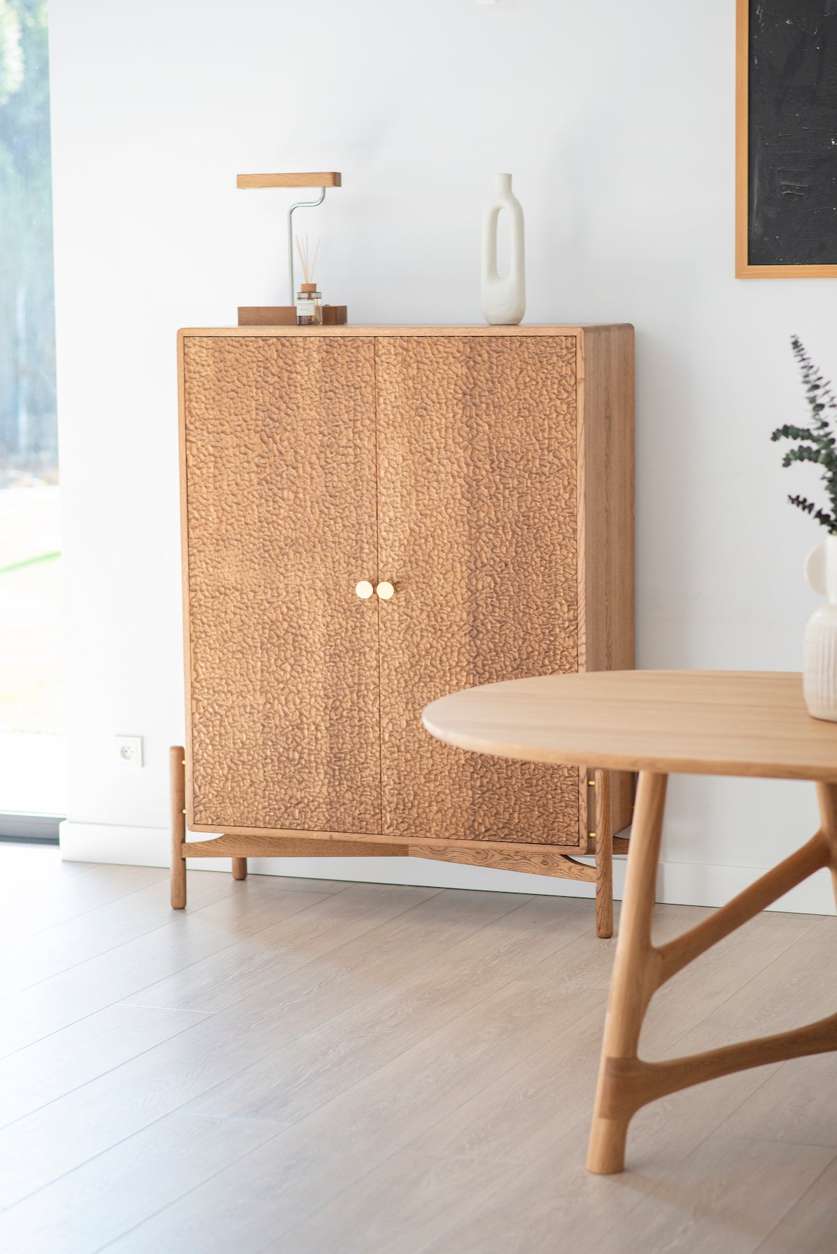 Pino Oak Cabinet