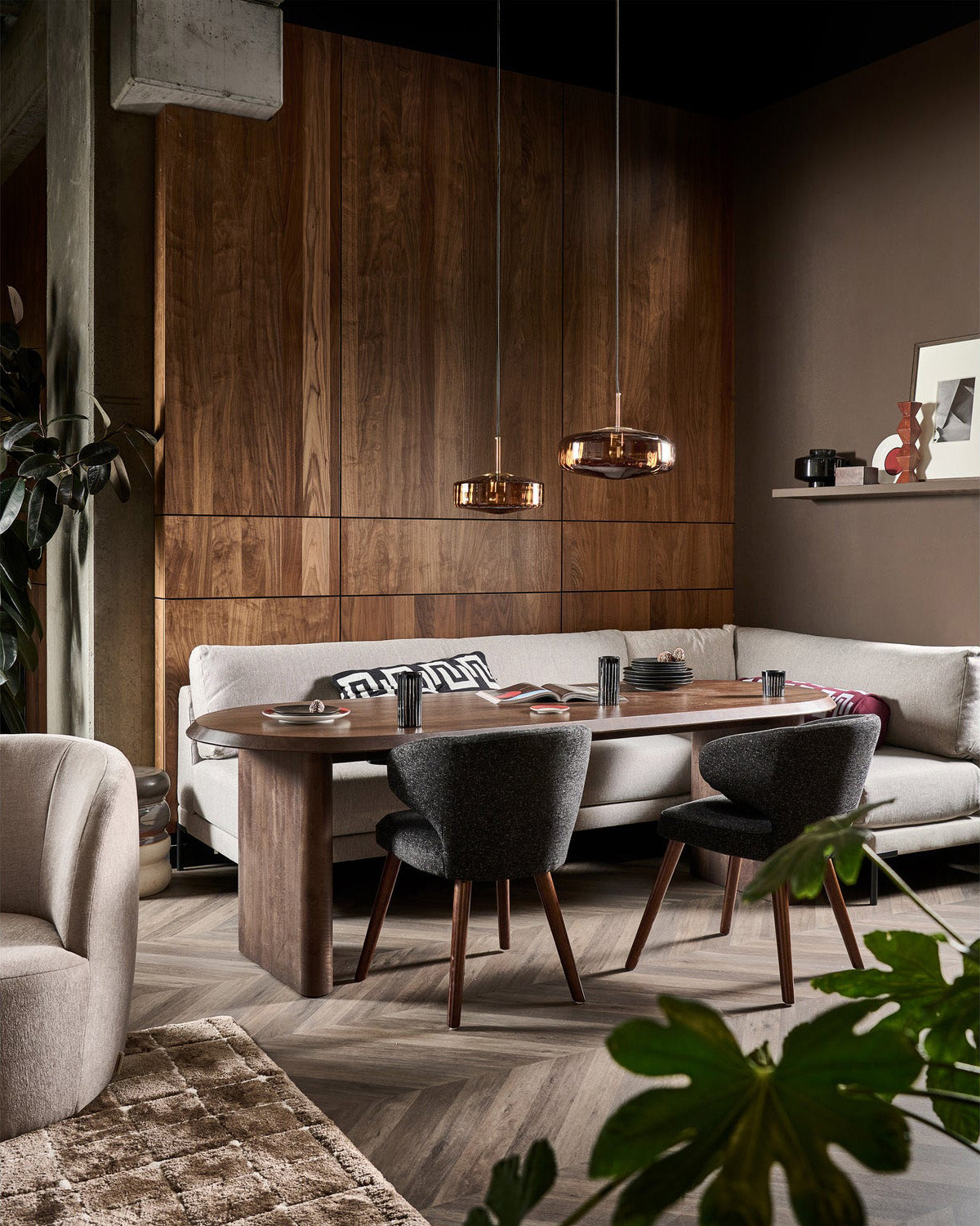 Ellips Dining Table