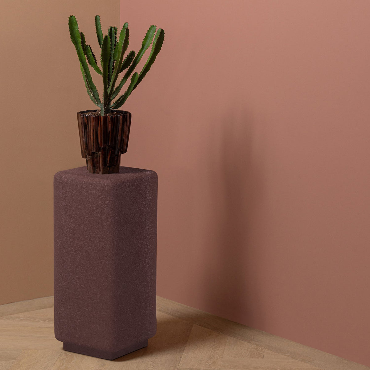 Luen Plant Stand