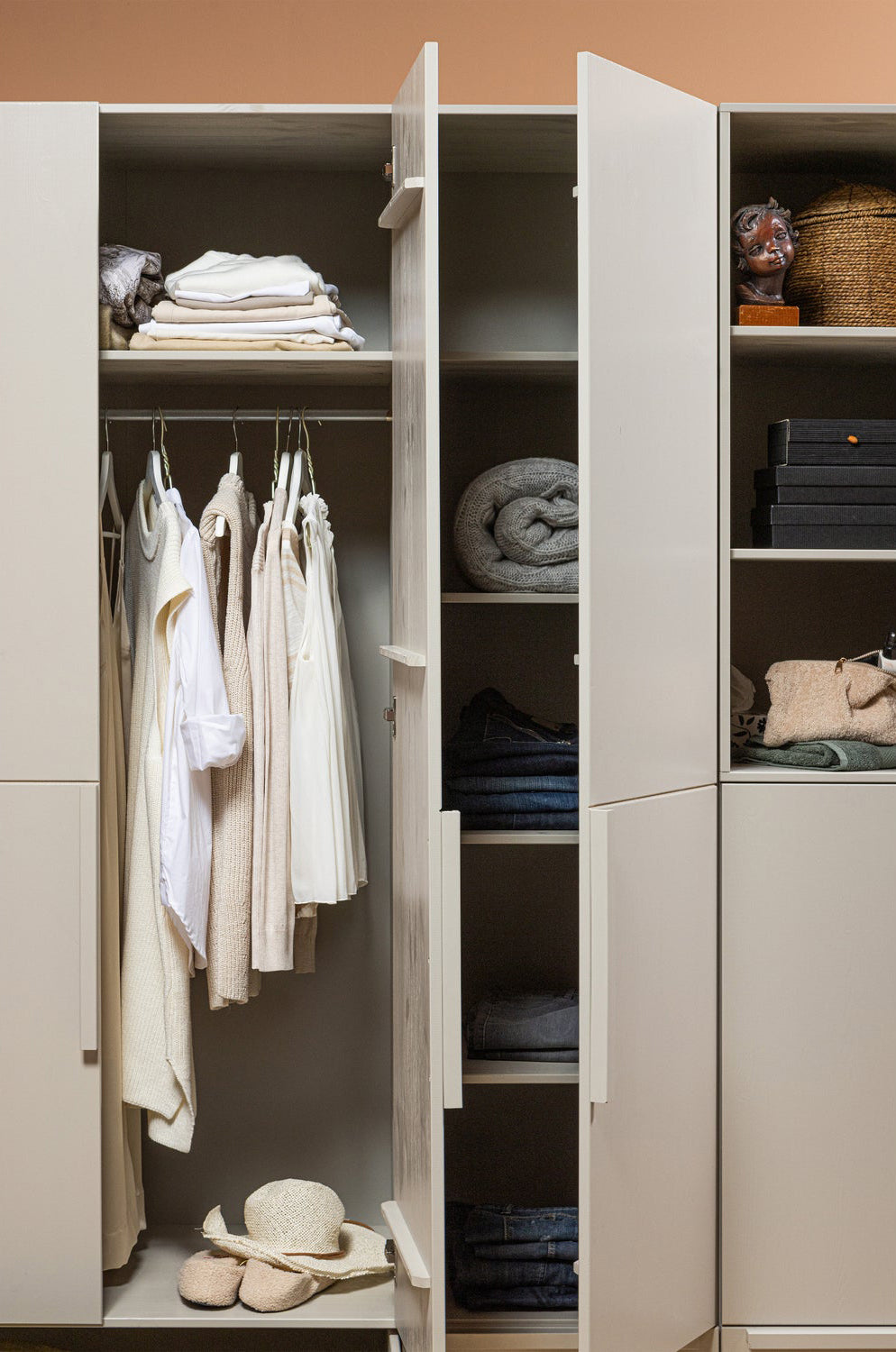 Pure Split Dust 3 Doors Wardrobe