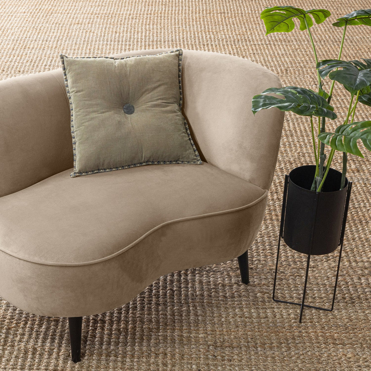 Sara Lounge Armchair