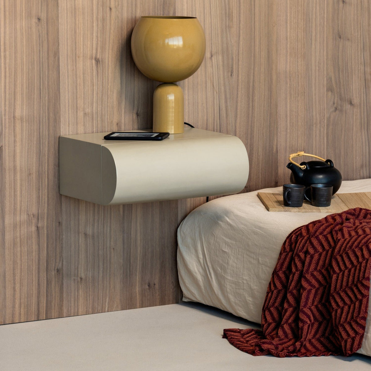 Som Night Stand