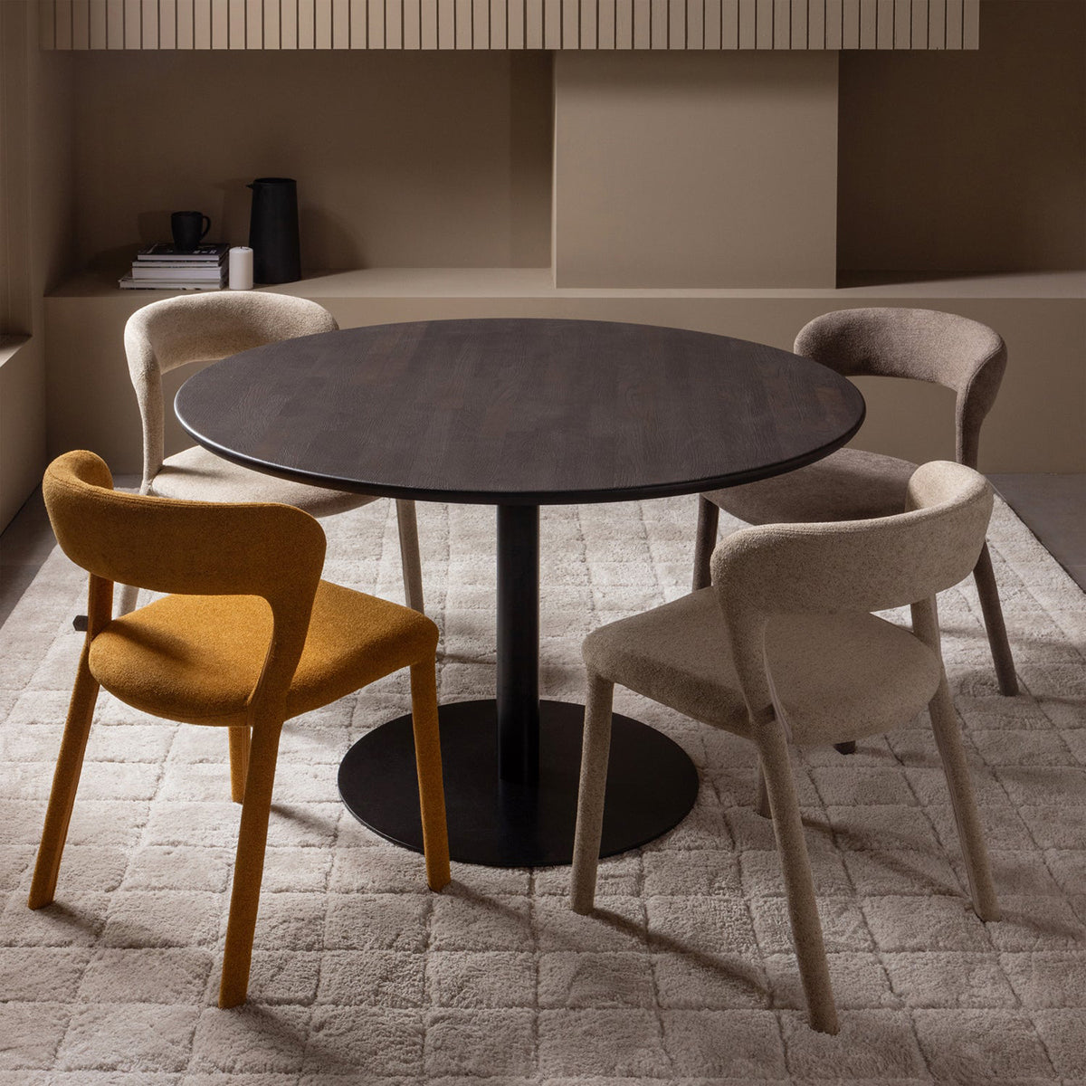 Tablo Round Dining Table