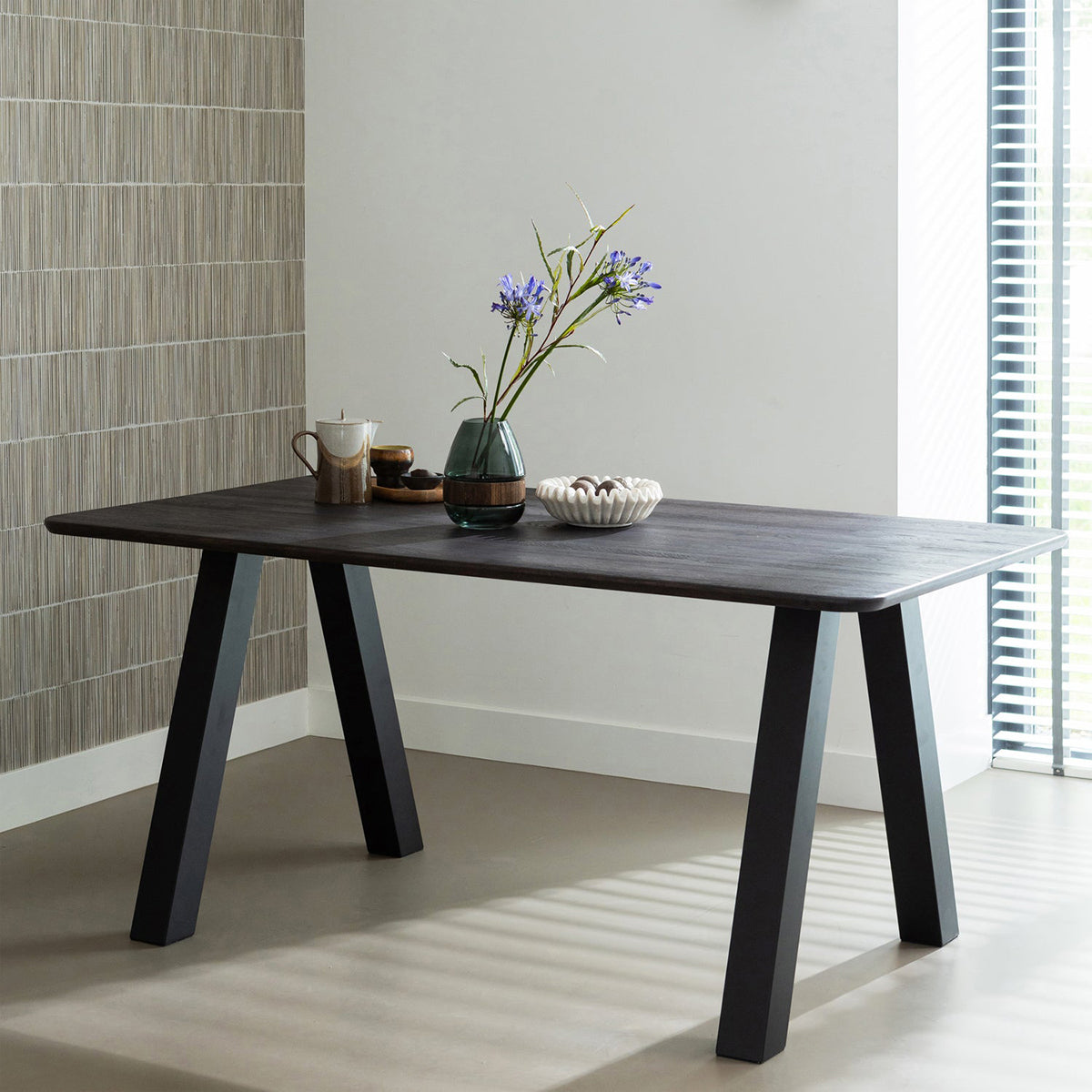 Tablo Rounded V Shaped Legs Dining Table