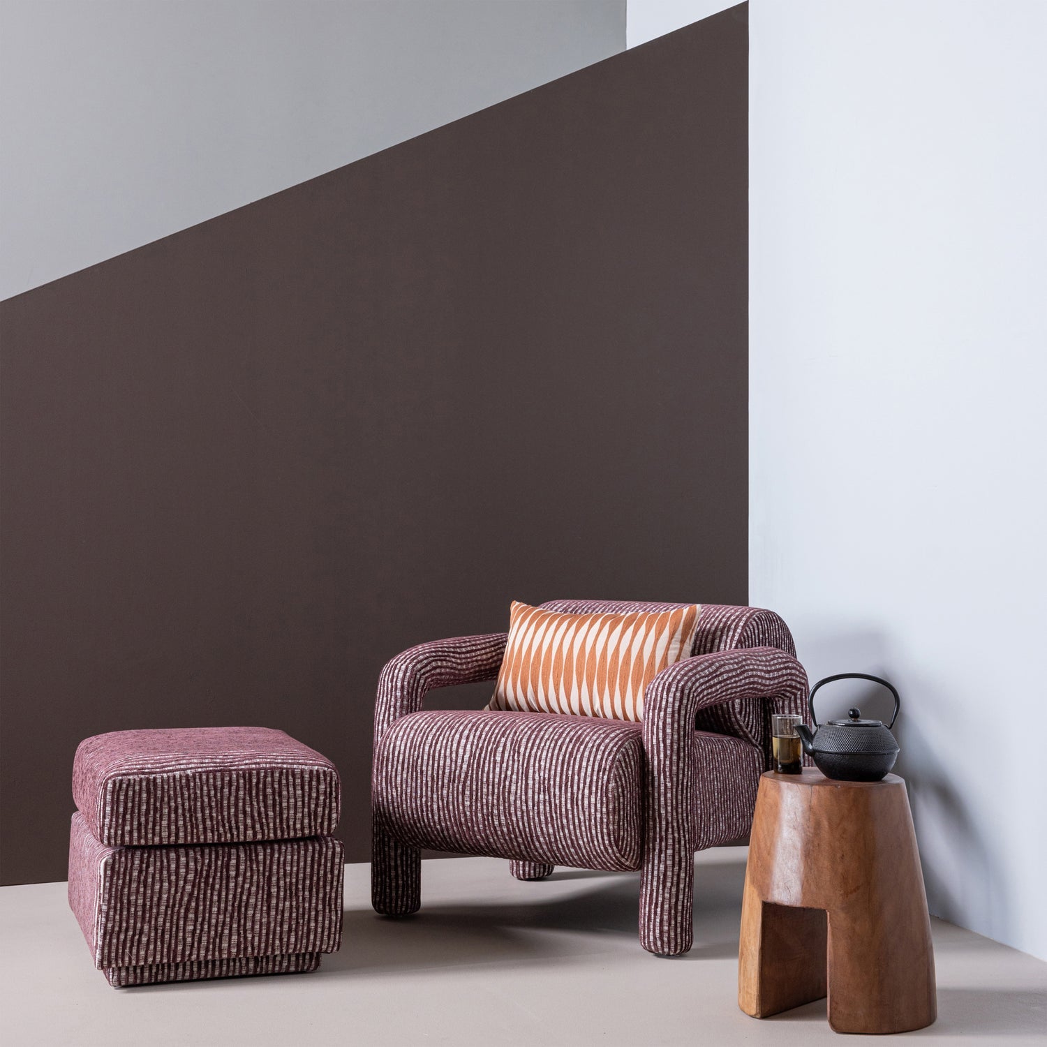 Viri Natural Wood Stool
