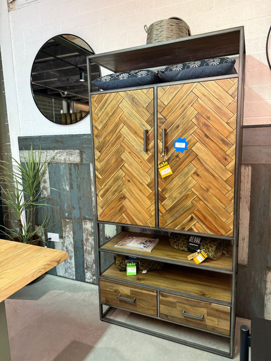 Hudson Cabinet (Display/Discontinued Collection)