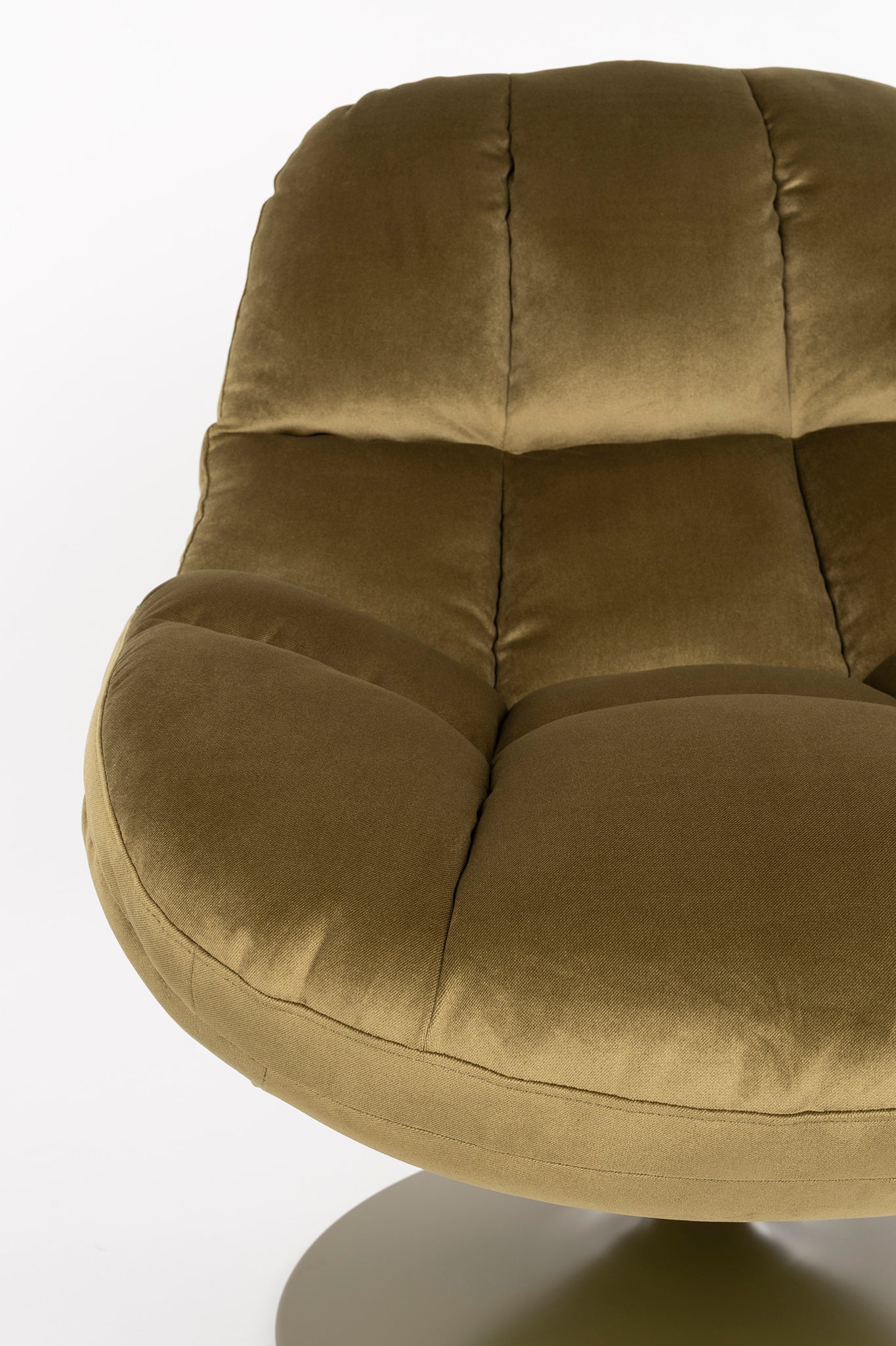 Beefy Lounge Chair