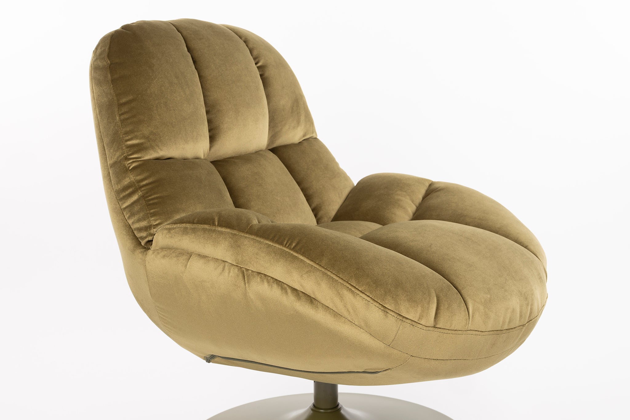 Beefy Lounge Chair