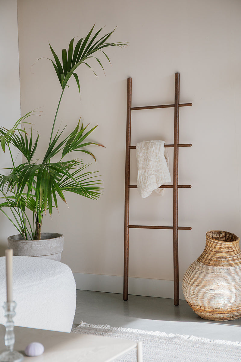 Jhon Walnut Ladder