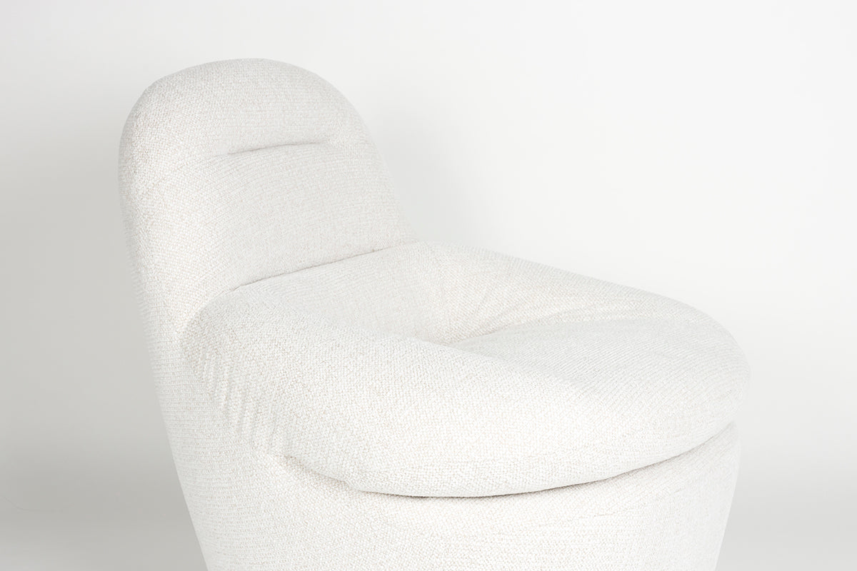 Velvoro Lounge Chair