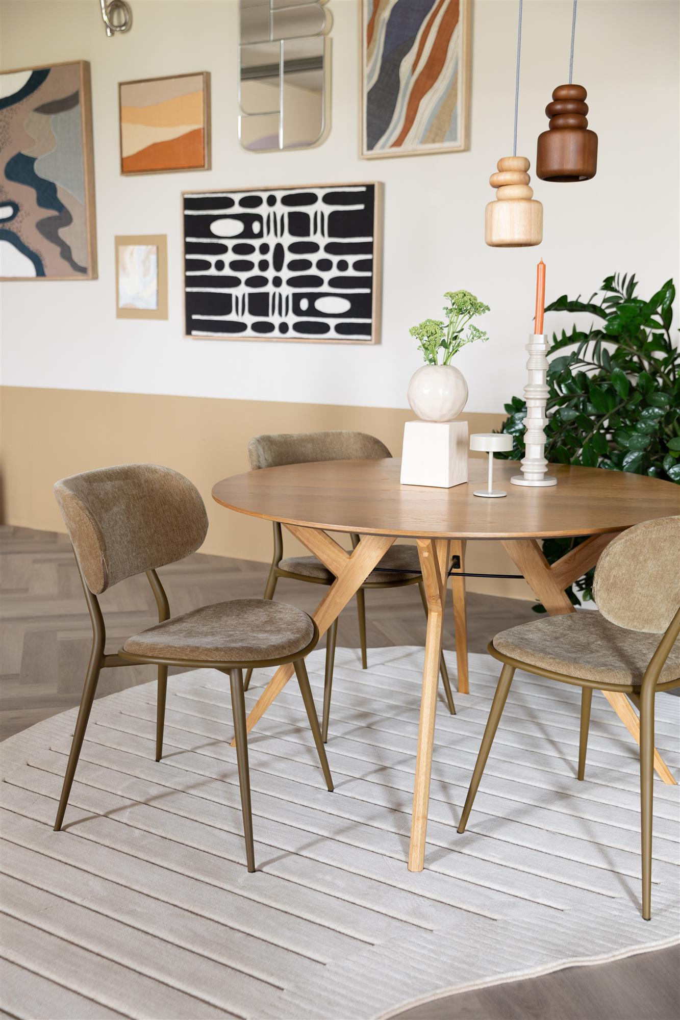 IJver Dining Table