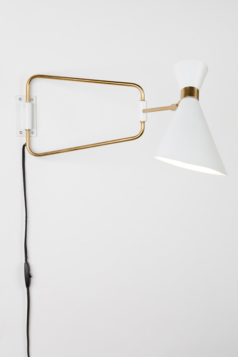 Shady Wall Lamp