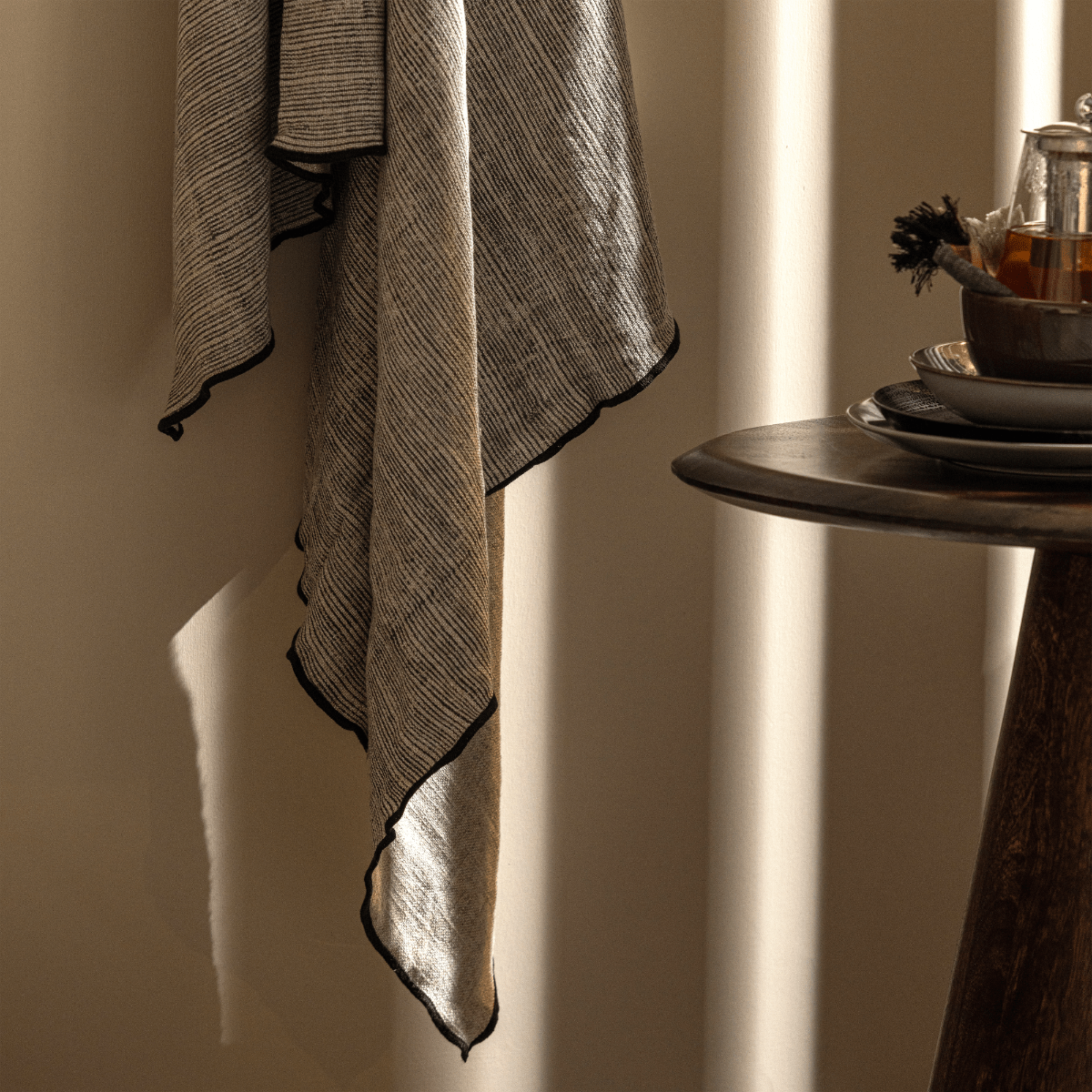 Posture Walnut Mango Wood Side Table