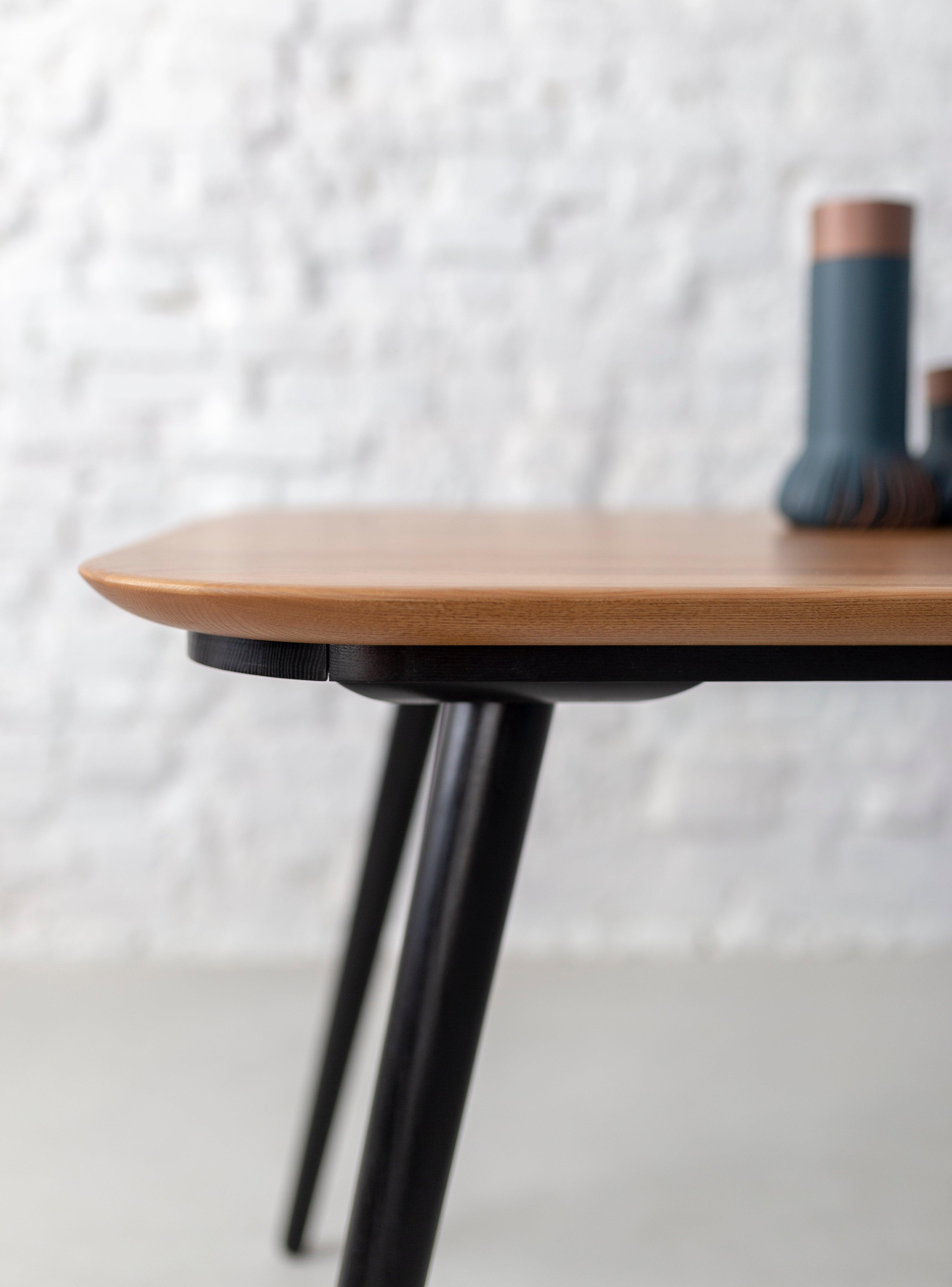 Contrast Dining Table - WOO .Design